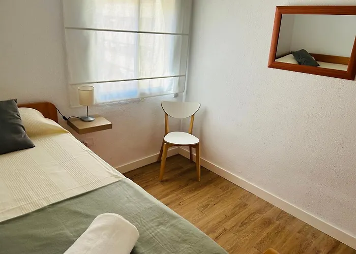 Rinconcito Gaditano Con Garaje Al Lado De La Playa